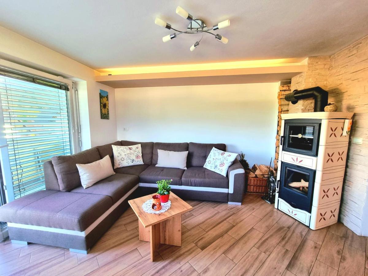 Gartnar -hiska S Pridihom Domacnosti In Pogledom Na Hribe. Apartment Radovljica